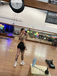 Que rico hacer ejercicio solo me falta el cardio caliente