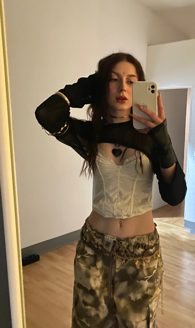 Okay so i literally spent 3 hours trying to find an outfit went 