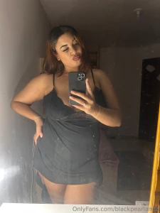 One hand on this booty the other handling phone multitasking like a