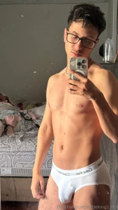 Would you buy my used undies comprar an mi ropa interior usada