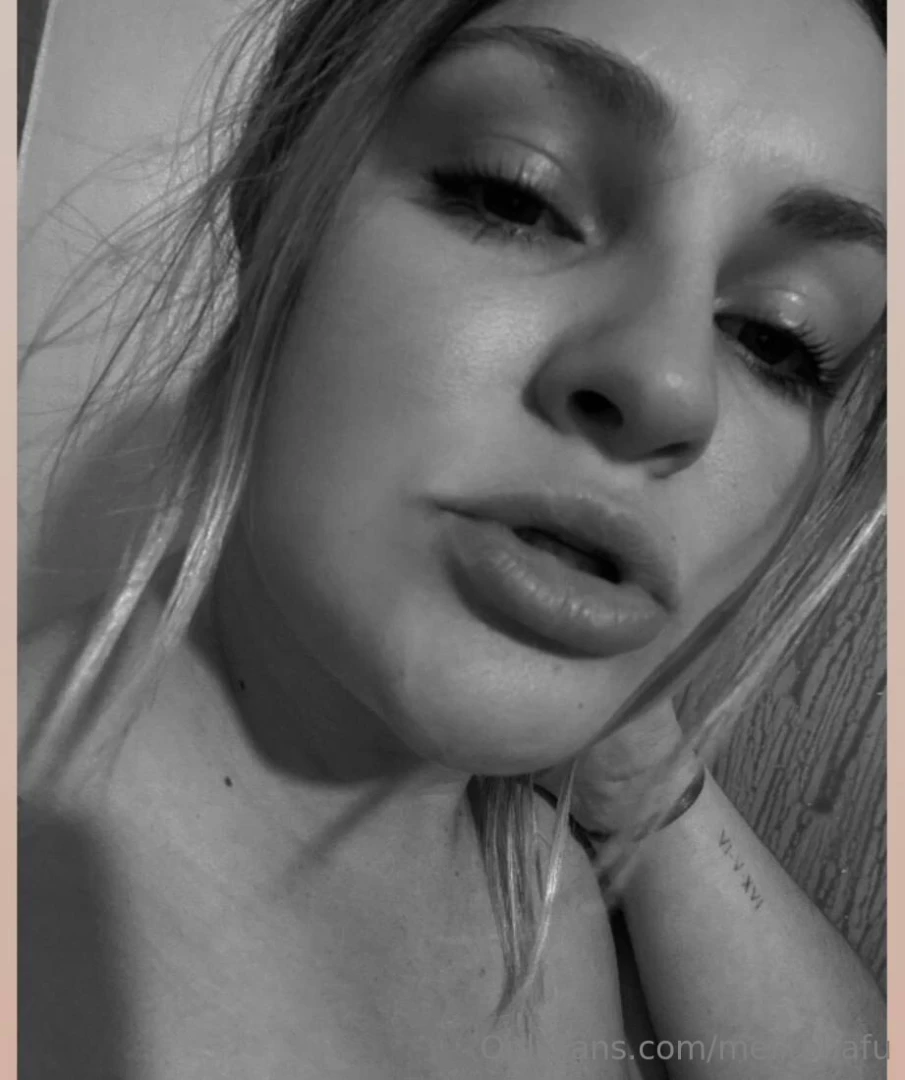 Miagoddess3 miagoddess3 miagoddess3 hot white girl for you subscribe 