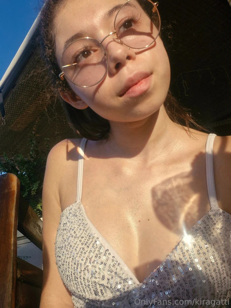 Sun is shinning and my tits are too 