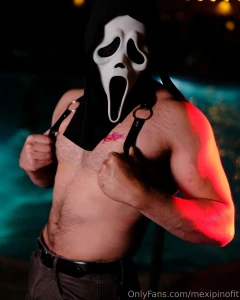 I m back sorry it s been a minute had some fun at this last con part 2