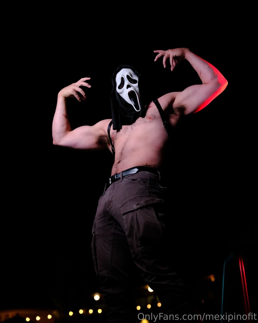 I m back sorry it s been a minute had some fun at this last con 