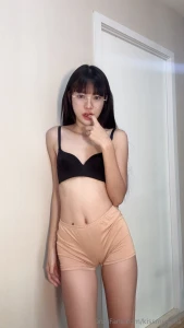 What do you notice in this picture part 1