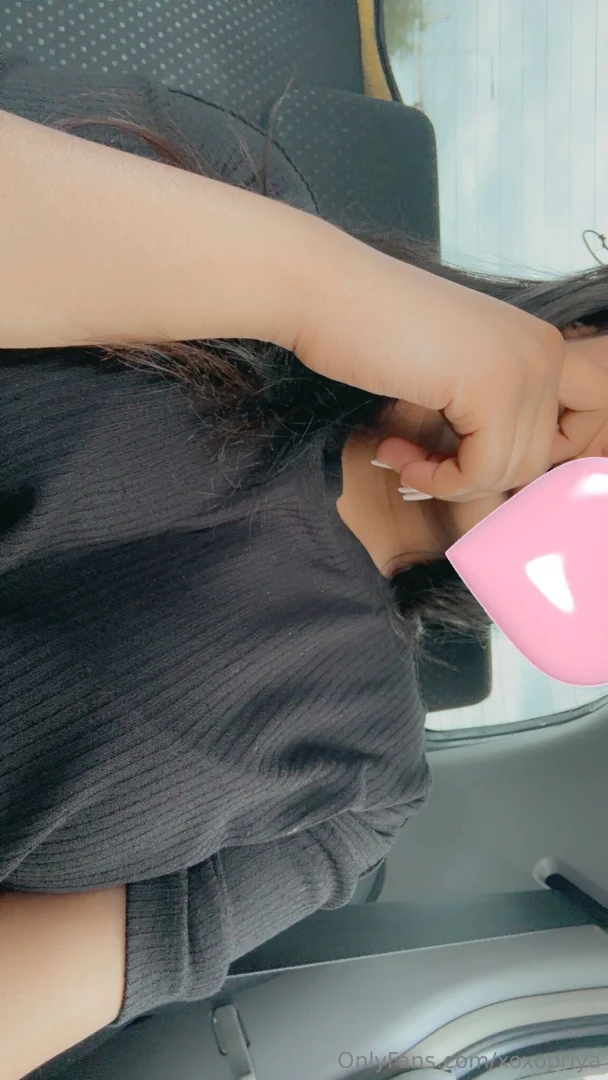 Someone come kiss me or something bonus points if ur voice hot 