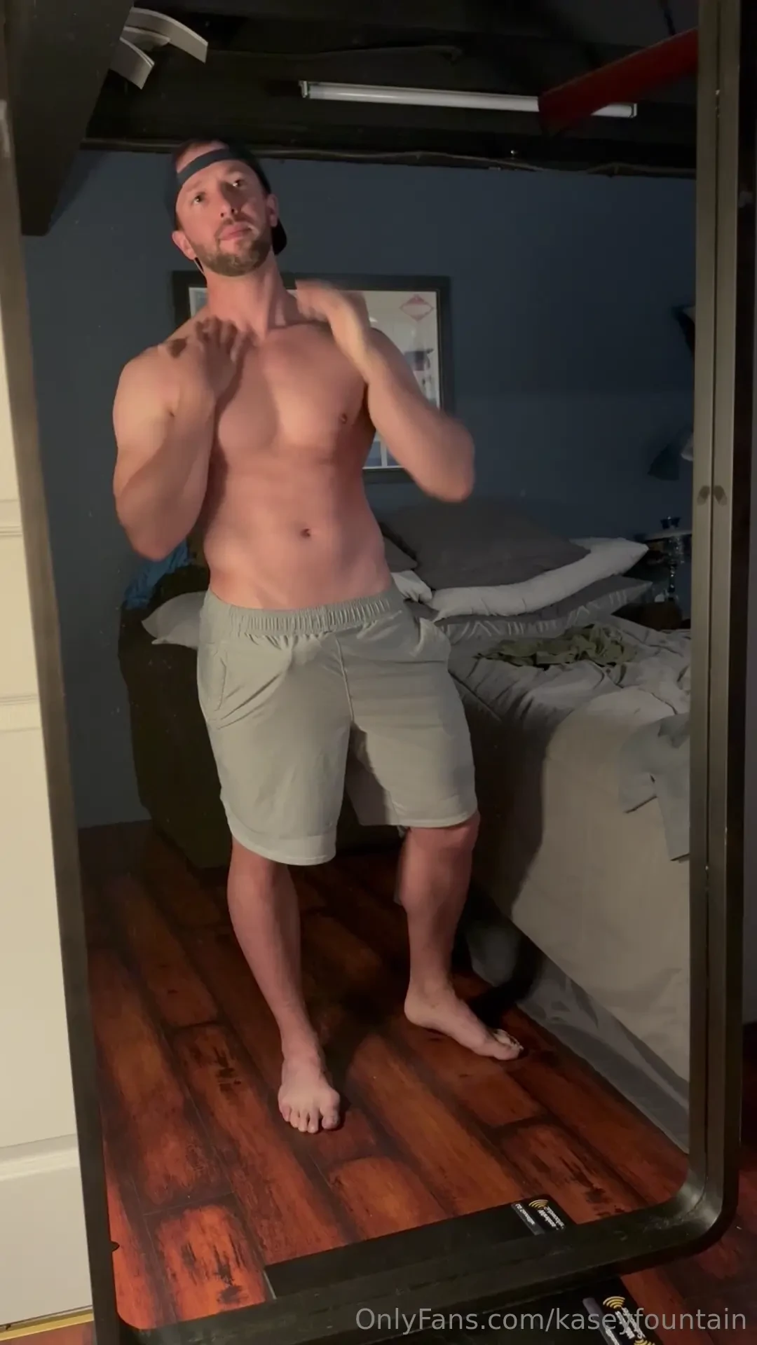 Feeling my cock against my shorts all morning had me turned up decided 