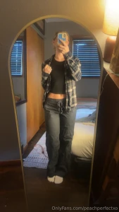 Grungey look today stripping it off for you my favorite thing to do