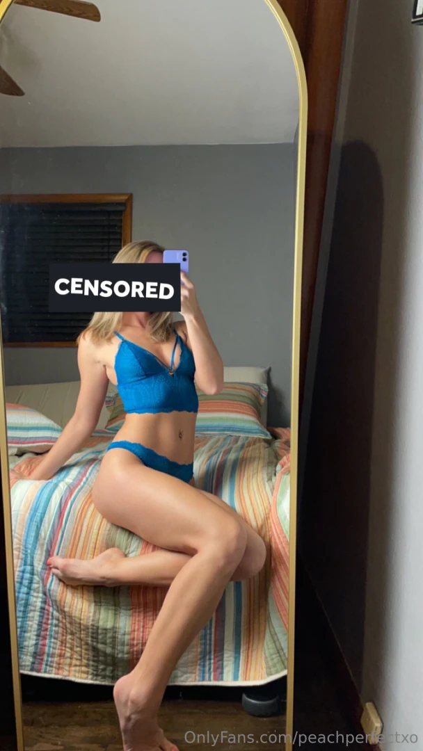 Sexy in red and blue unlock to see pics and short vids of my ass and 