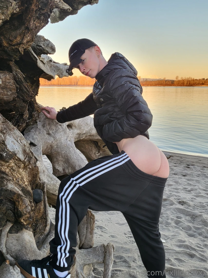 Some ass shots on collins beach 