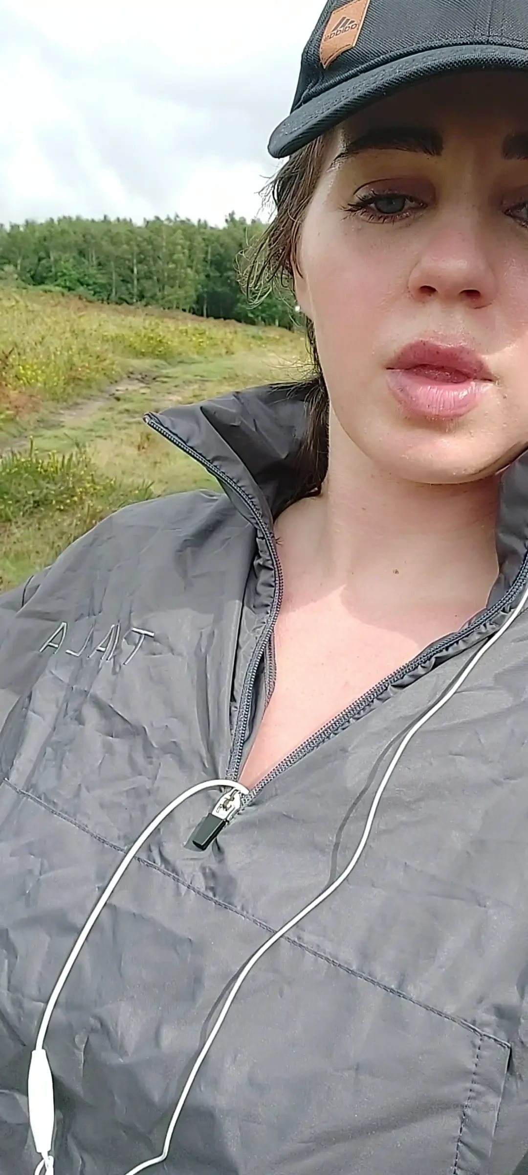 Sweaty tiddies thought i d let them go free range for once 