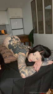 Don t i look pretty bent over my first b g collab has now been sent to part 1