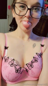 Some pics from yesterday i almost forgot cleavage and tiny thong 1