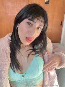 Hottie face triggering u once again