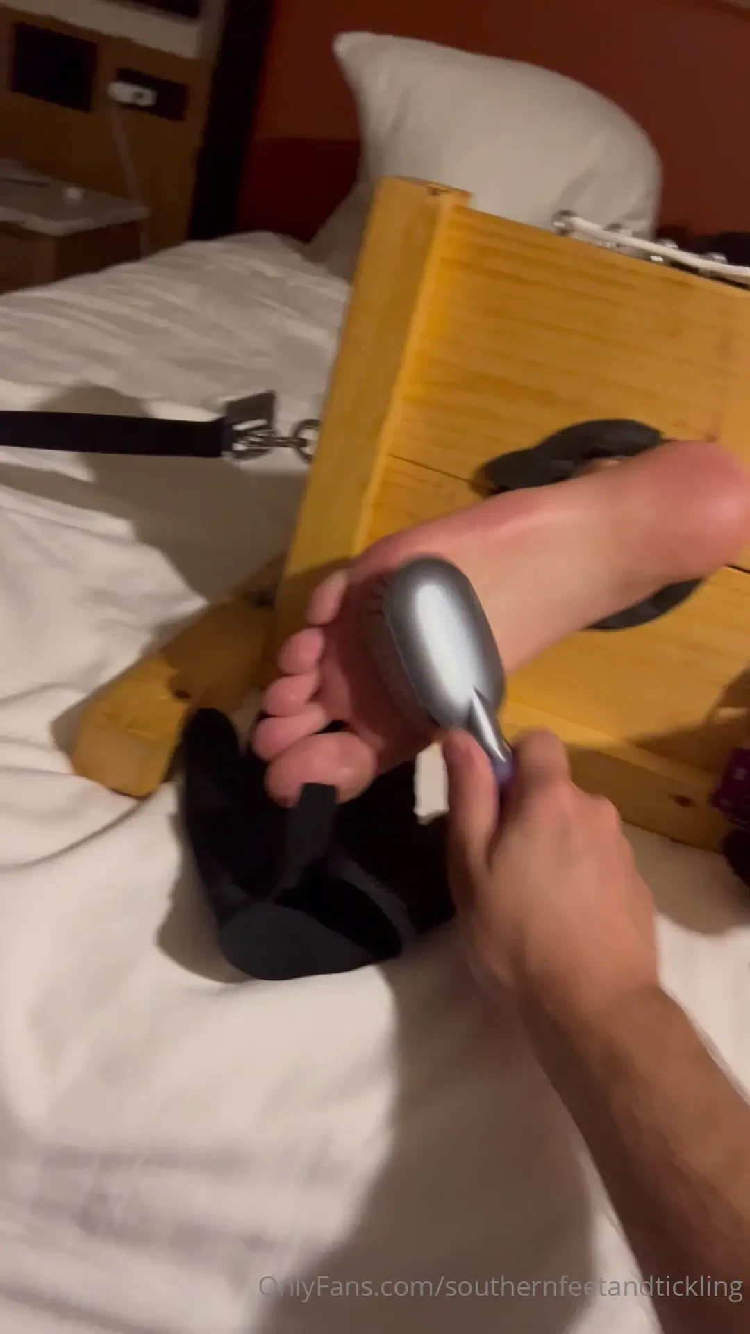 Bundle 5 behind-the-scenes clips from the vault for masterrobert11 s 