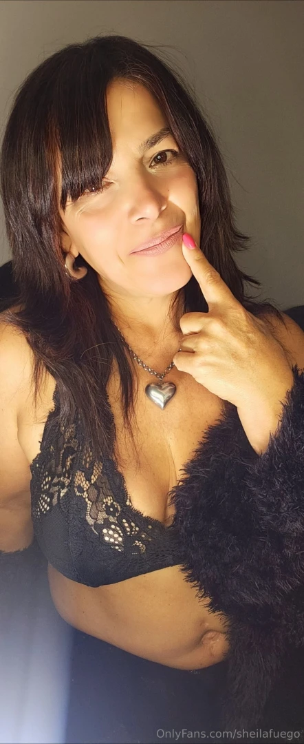 I have a doubt would you like to see my pussy hot and hum 