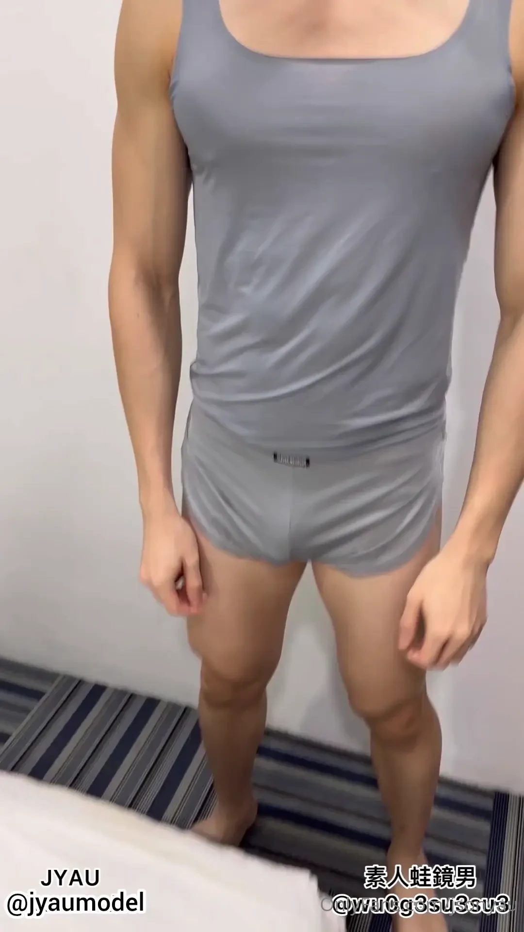 We collaborated again wu0g3su3su3 from taiwan where i act as a masseur 