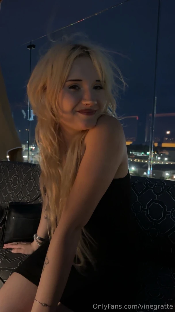 Dms with tips do get priority even if it s 1-5 dollars 