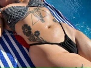 Ohhh noooo this heatwave has me wearing less clothes everyday is