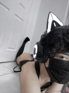 Here s that uncensored pic from insta