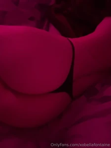 Message me and i will take my thong off me deal