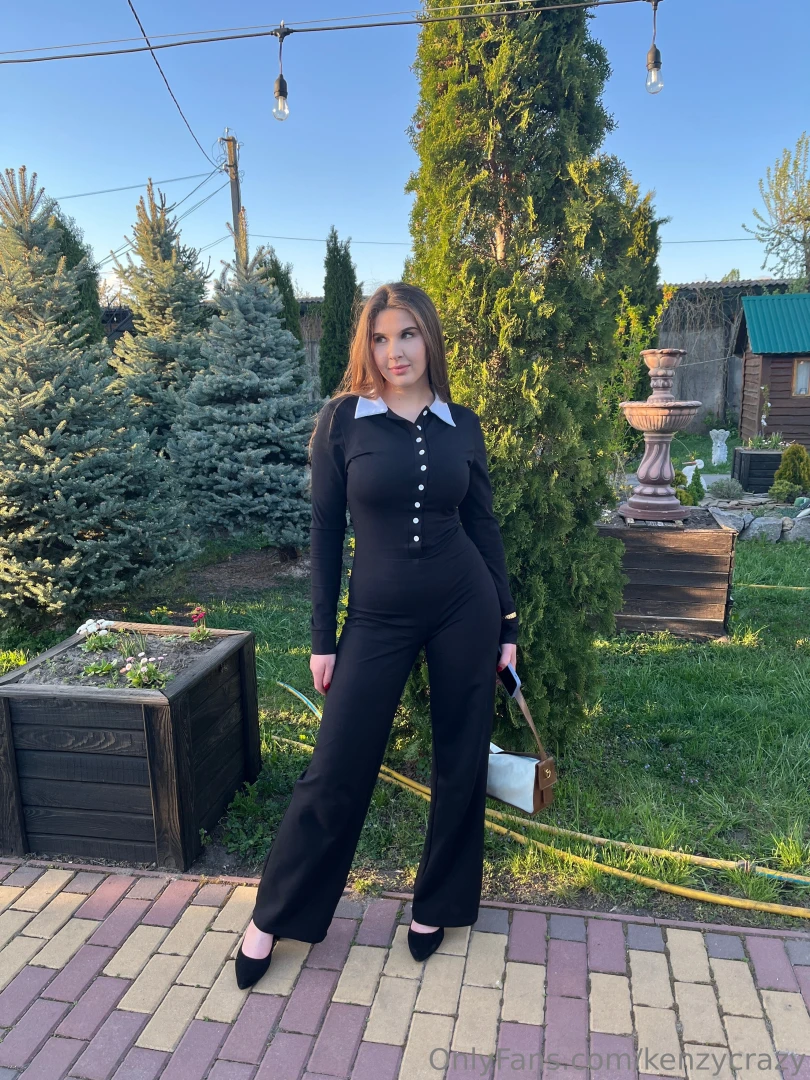 I not only know how to undress but also how to dress nicely for a walk 