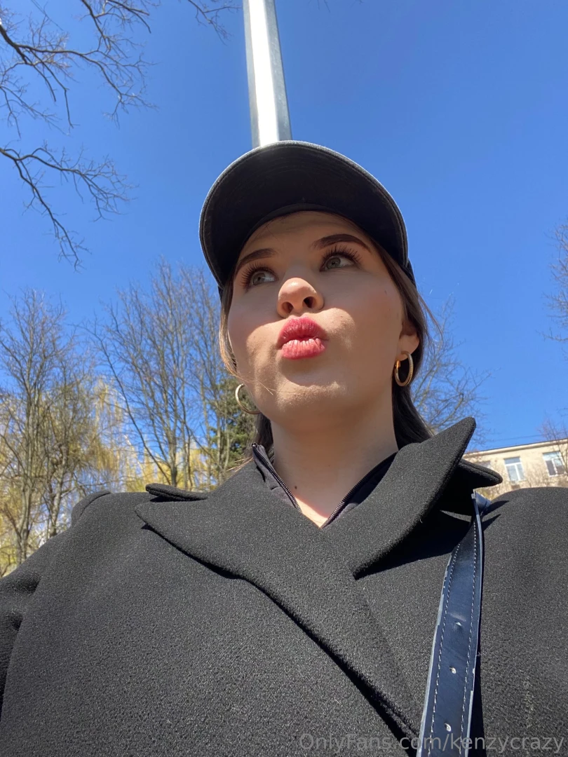 Sunlight on the body adorns the naturalness 