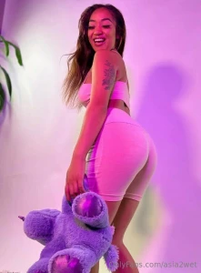 Do me a favor and rate my ass on a scale of 1-5