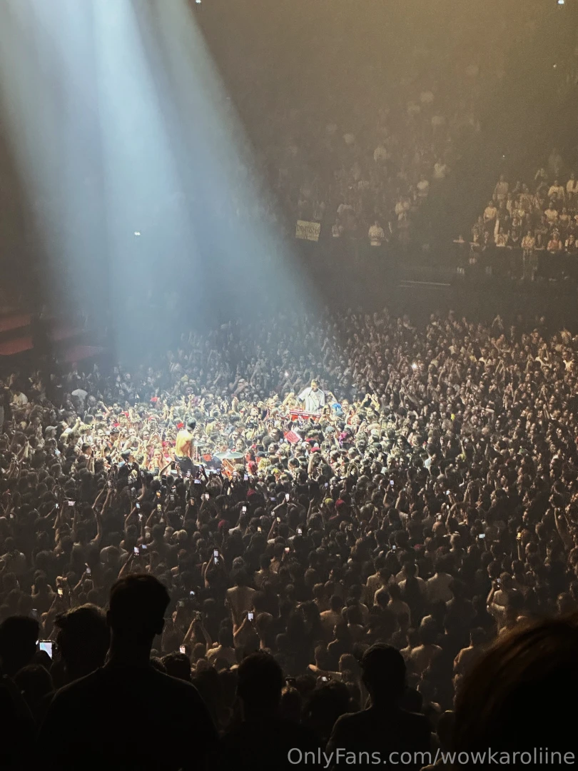 One day when karolina got out of her den a road trip a rock concert part 5 