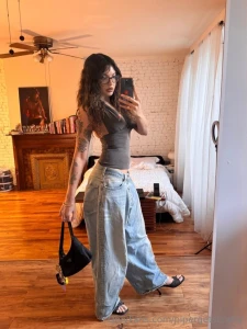 Happy monday evening everyone kisses to all of you