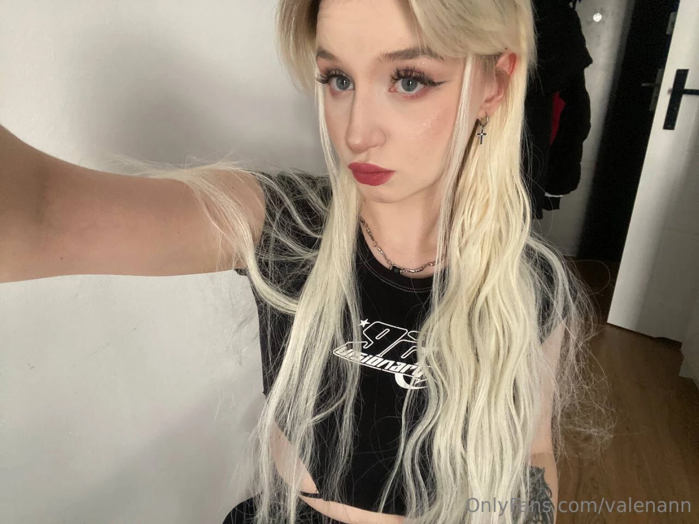 Quick selfie before work wish you a good day dear 