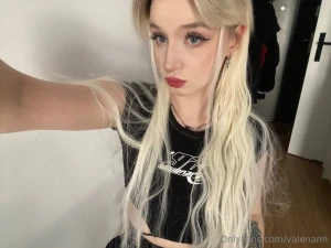 Quick selfie before work wish you a good day dear