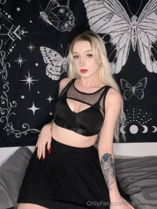 There s a mystery hidden in my outfit do you want to solve it