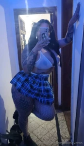 She is my friend nbsp scorpiobbyyyy a stunning brunette with green part 5