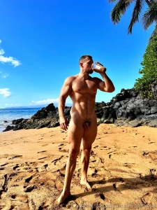 Craving the sight of you on your knees more than this iced coffee