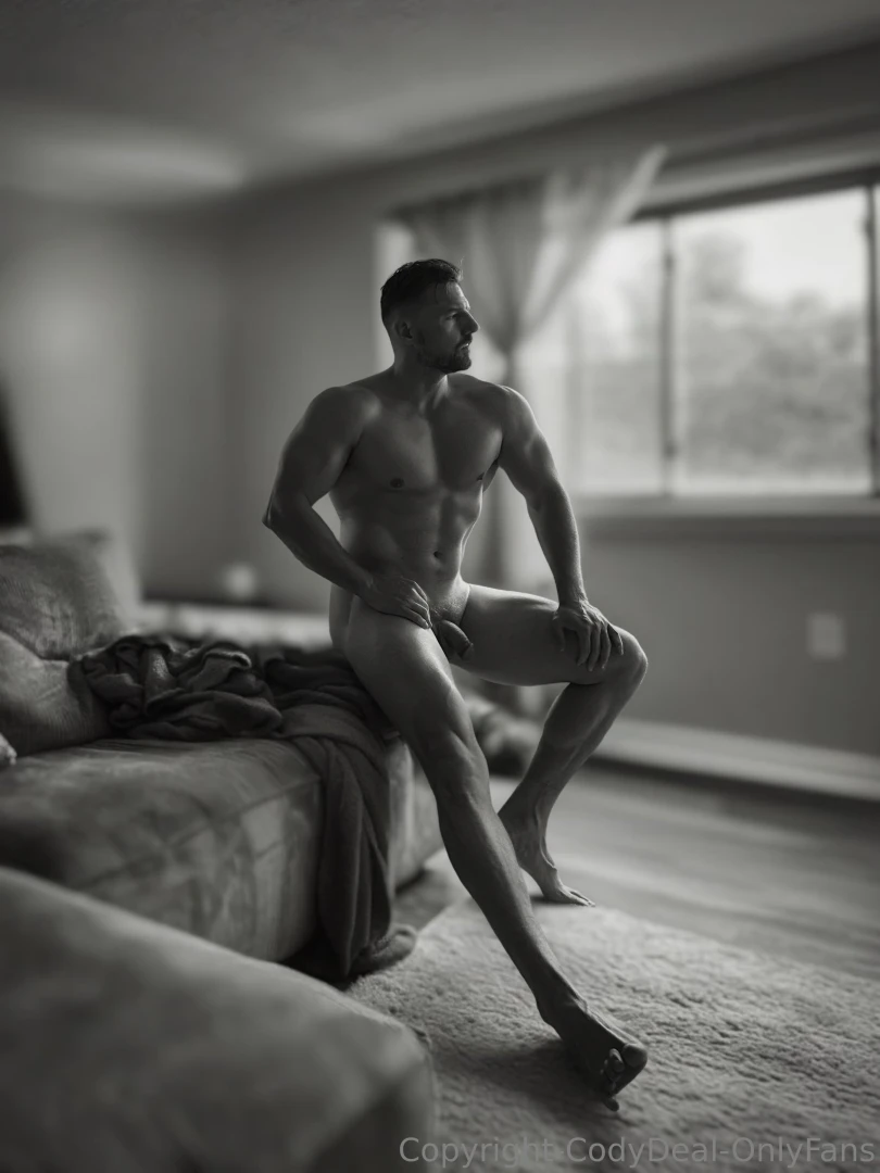 Just me a couch natural light and 5 thick-ass pro-level nudes no part 2 