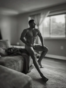 Just me a couch natural light and 5 thick-ass pro-level nudes no part 2