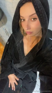 Ducha caliente y ahora lista para jugar un ratico vienes