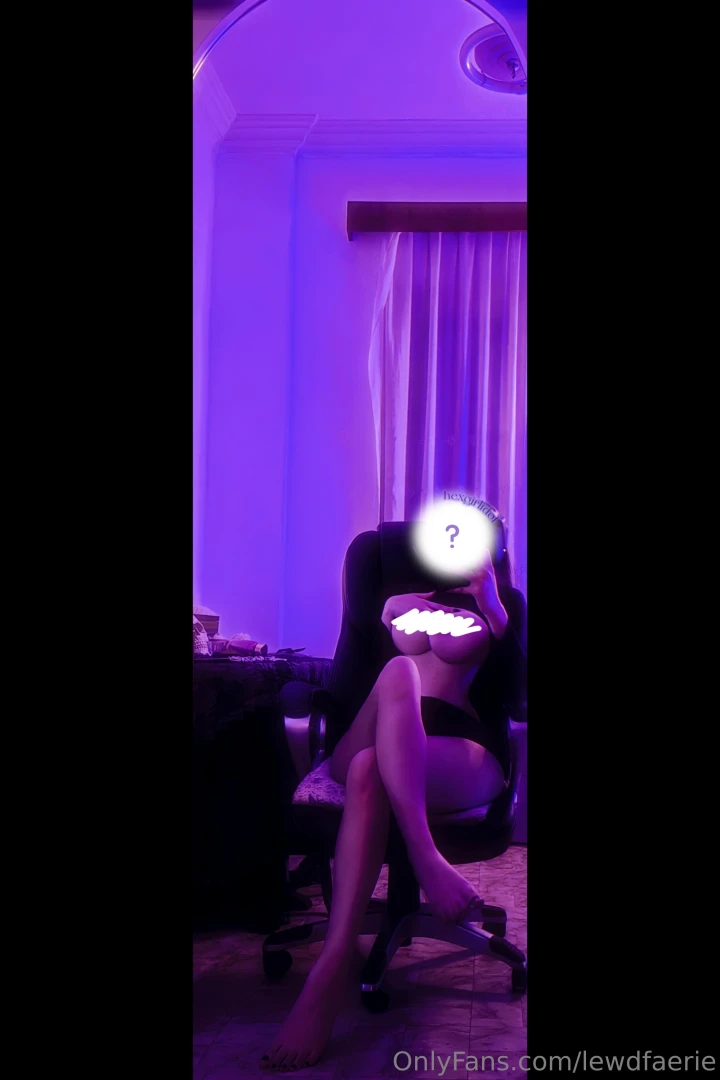 Lil mystic girl in her high tower tip 25 for 2 sexy pics uncensored 