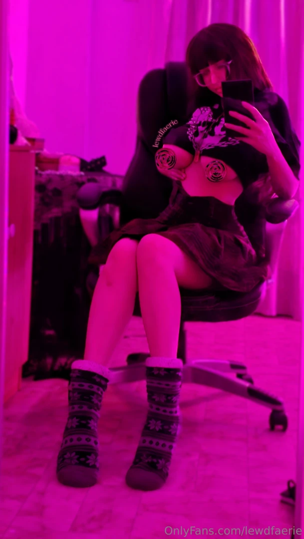 Today im wearing a pretty plaid skirt but my boobs slipped out of my 