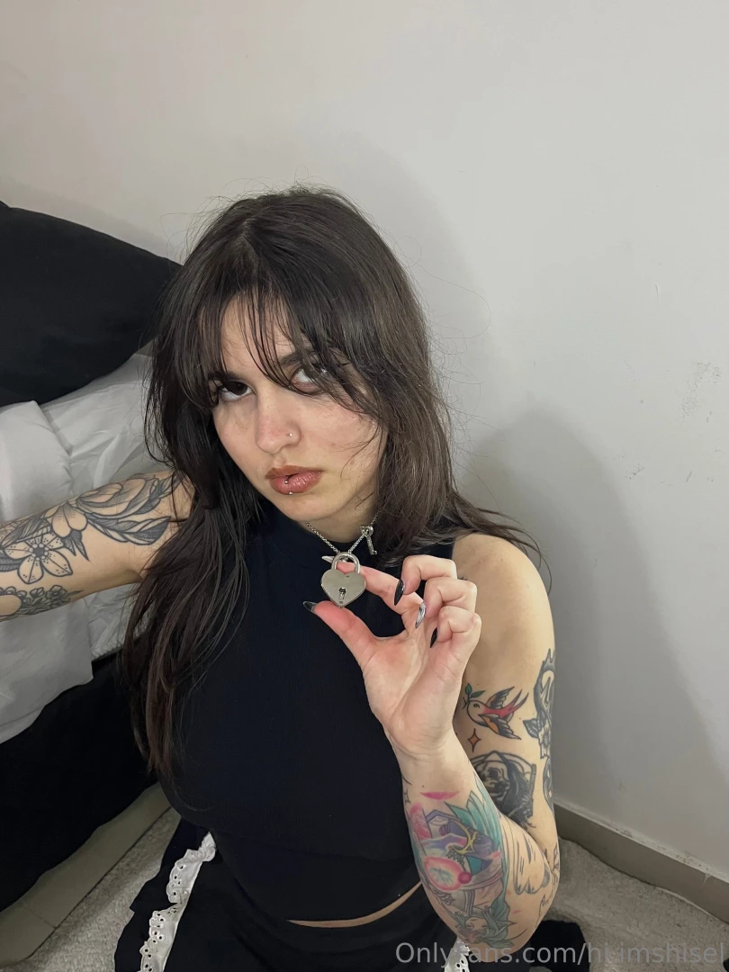 A tiny cage for a tiny worm 