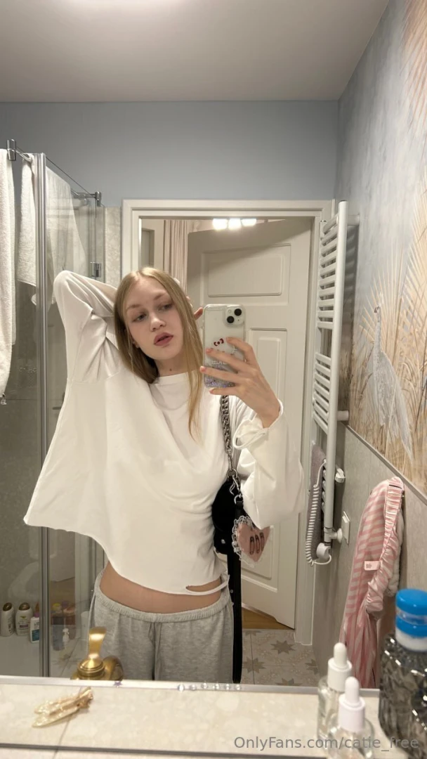 Heeeeey sweeettie lt 33 woke up feeling so cute soft and maybe a 