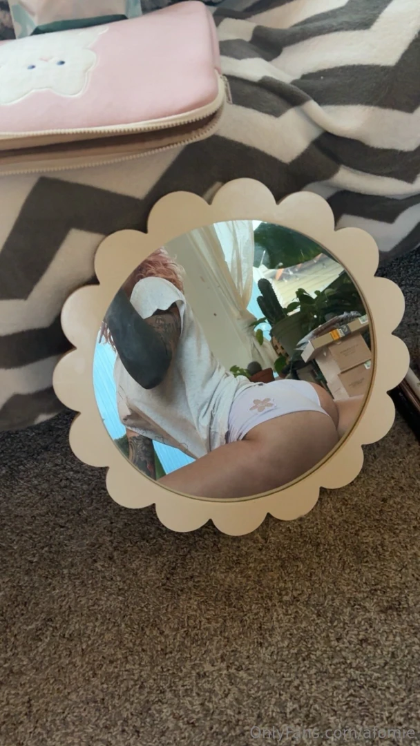 Have an amazing start of your week hugs and kisses 