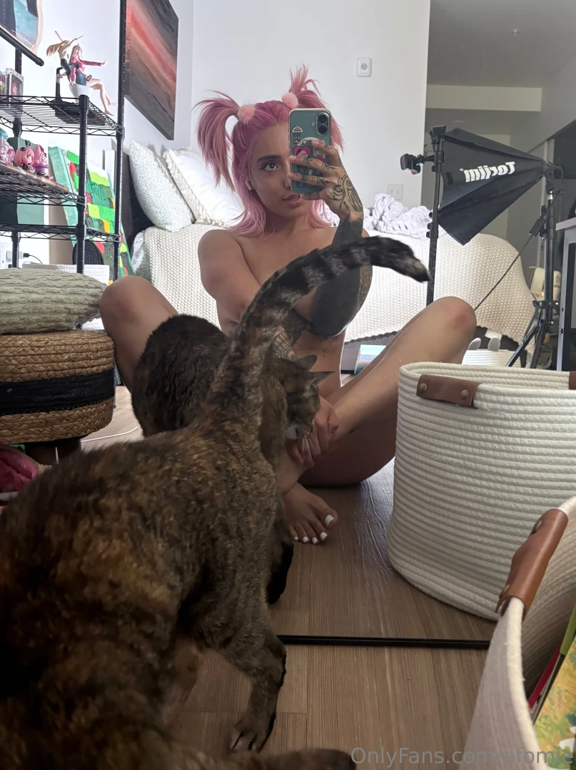 Potato wanted to join hehe 