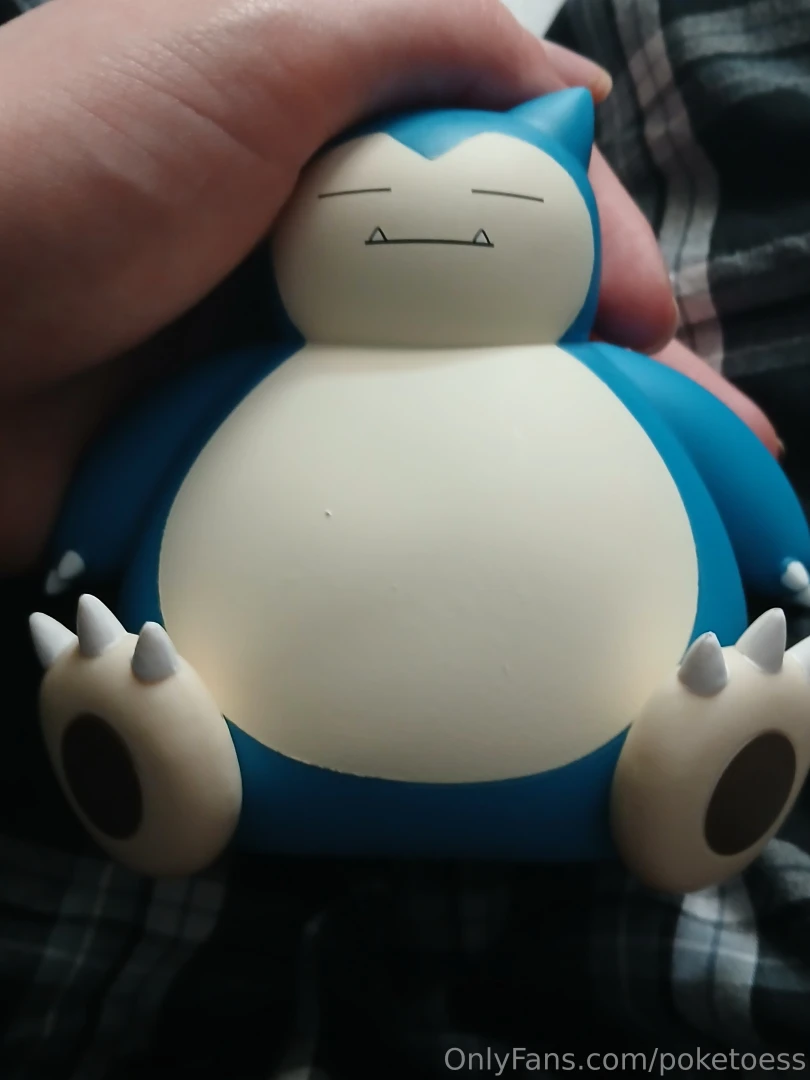 My friend got me a little snorlax figure to add to my collection 