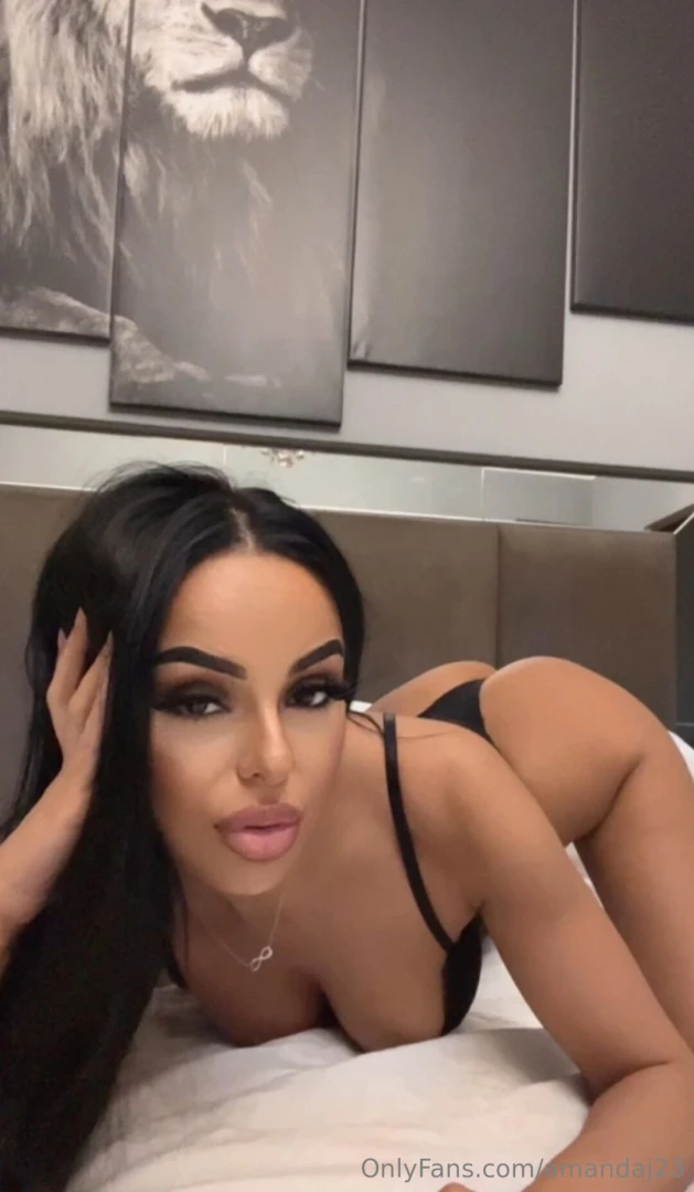 Hello guys see you online on stripchat amandabyy03 