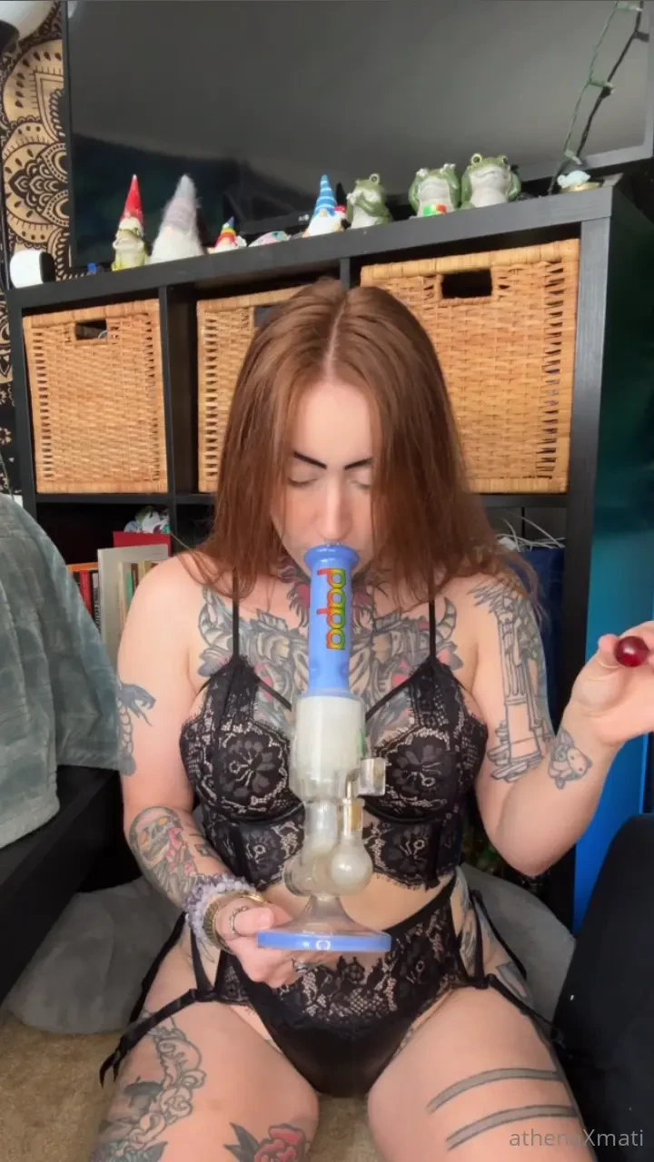 All you do is smoke weed and i look good doing it 