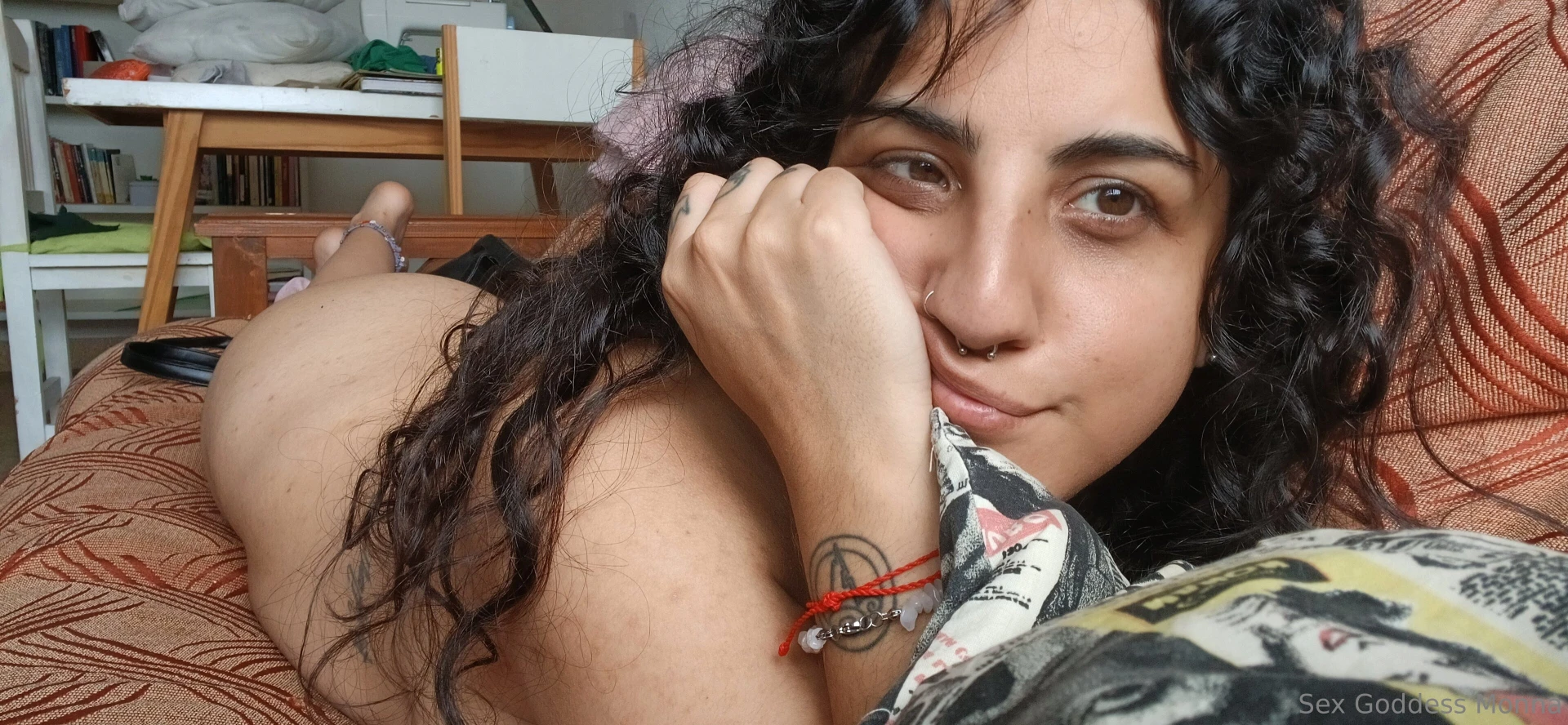 Super hot day today i can t bear wearing any clothesss 