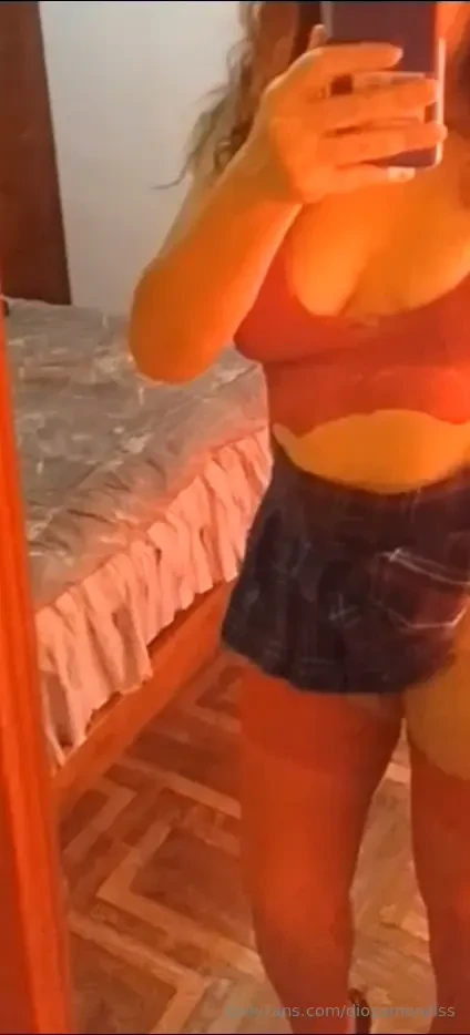 I can be your girlfriend and fulfill all your whims daddy 
