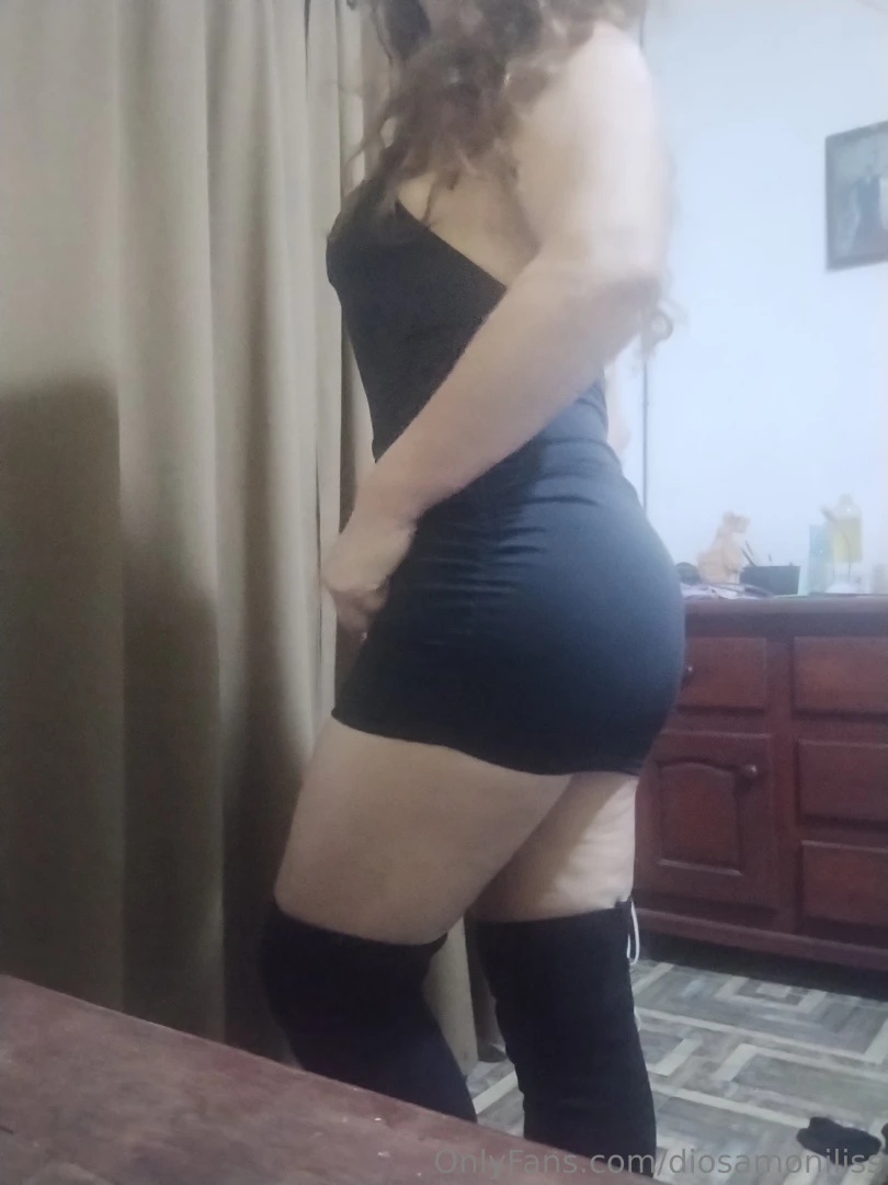 Follow me and let me pamper you like only i know how do it 